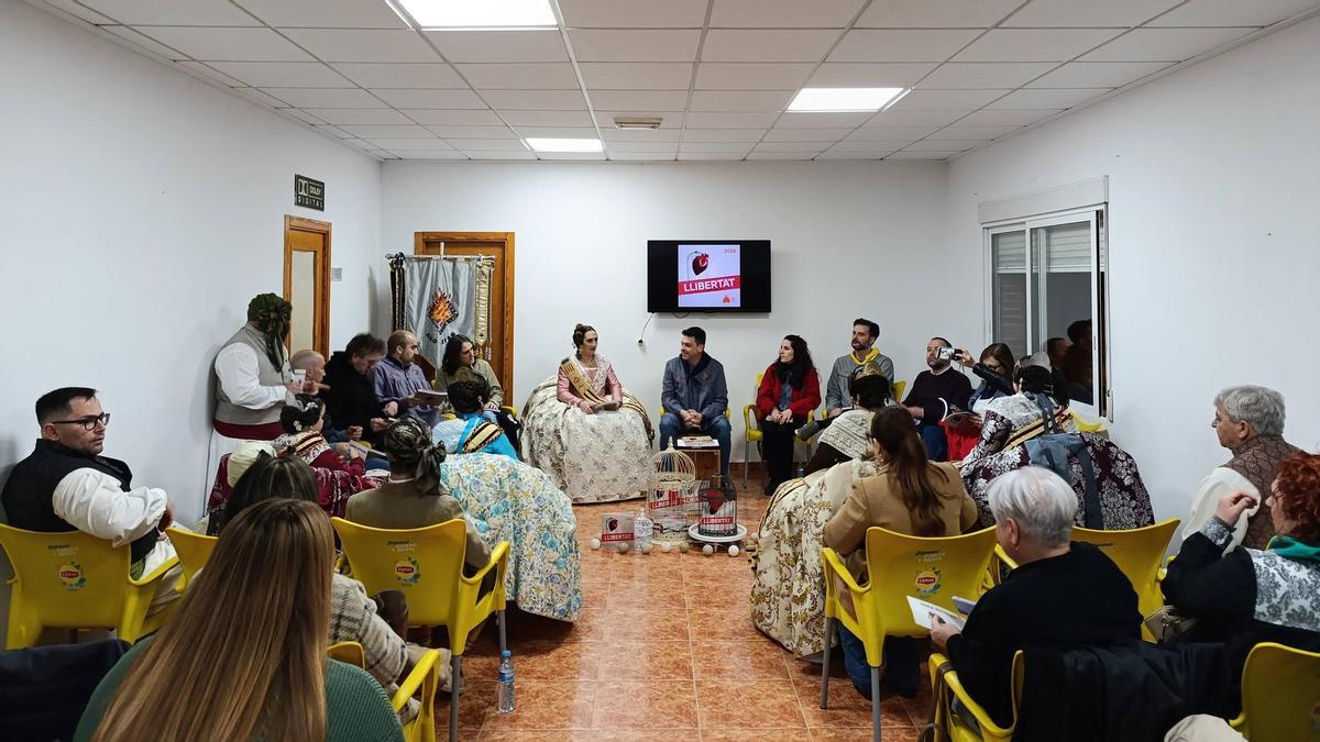 Miembros de la comisión Pes de la Fulla en la presentación del llibret de 2026, "Llibertat".