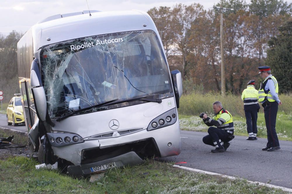 Onze escolars de sisè de primària han resultat ferits en l''accident