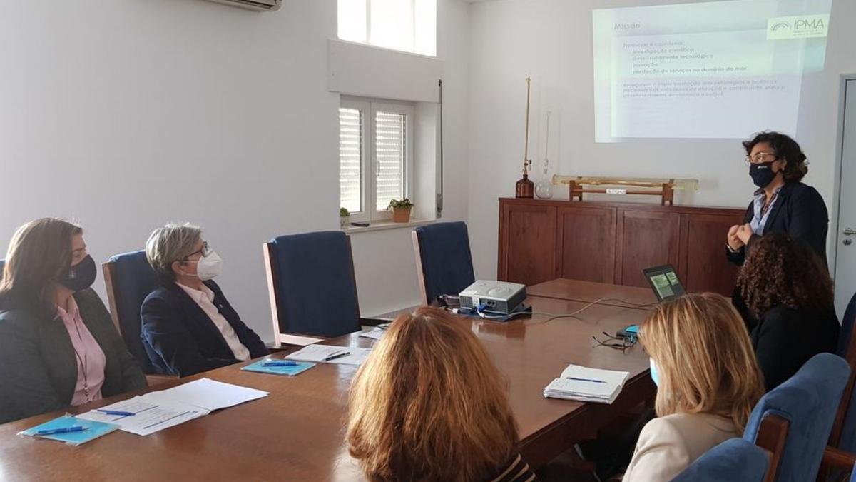 La reunión de Quintana ayer en la sede del IPMA.   | MAR