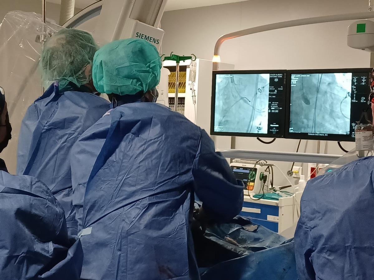 Unidad de Cardiologia  HLA  Vistahermosa tecnica TAVI Cardiología estenosis severa valvula aórtica