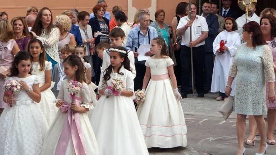 Los niños de Estivella llevaron el Corpus a las calles.