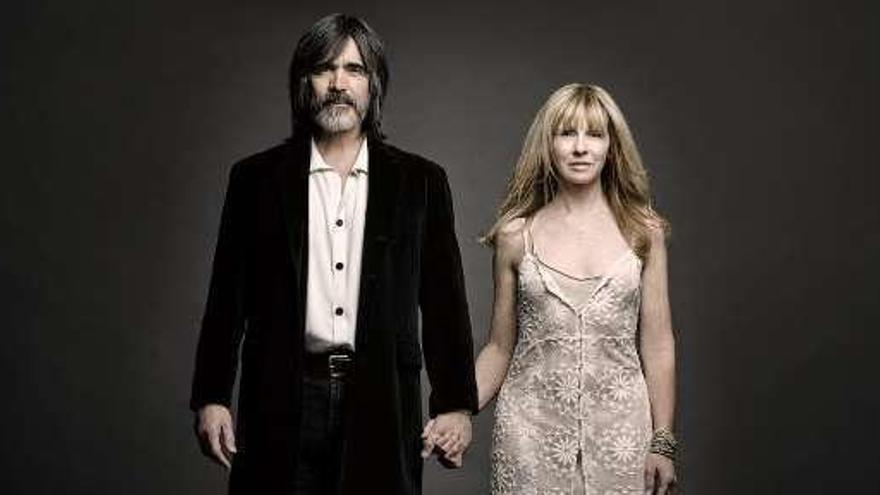 Larry Campbell y Teresa Williams.