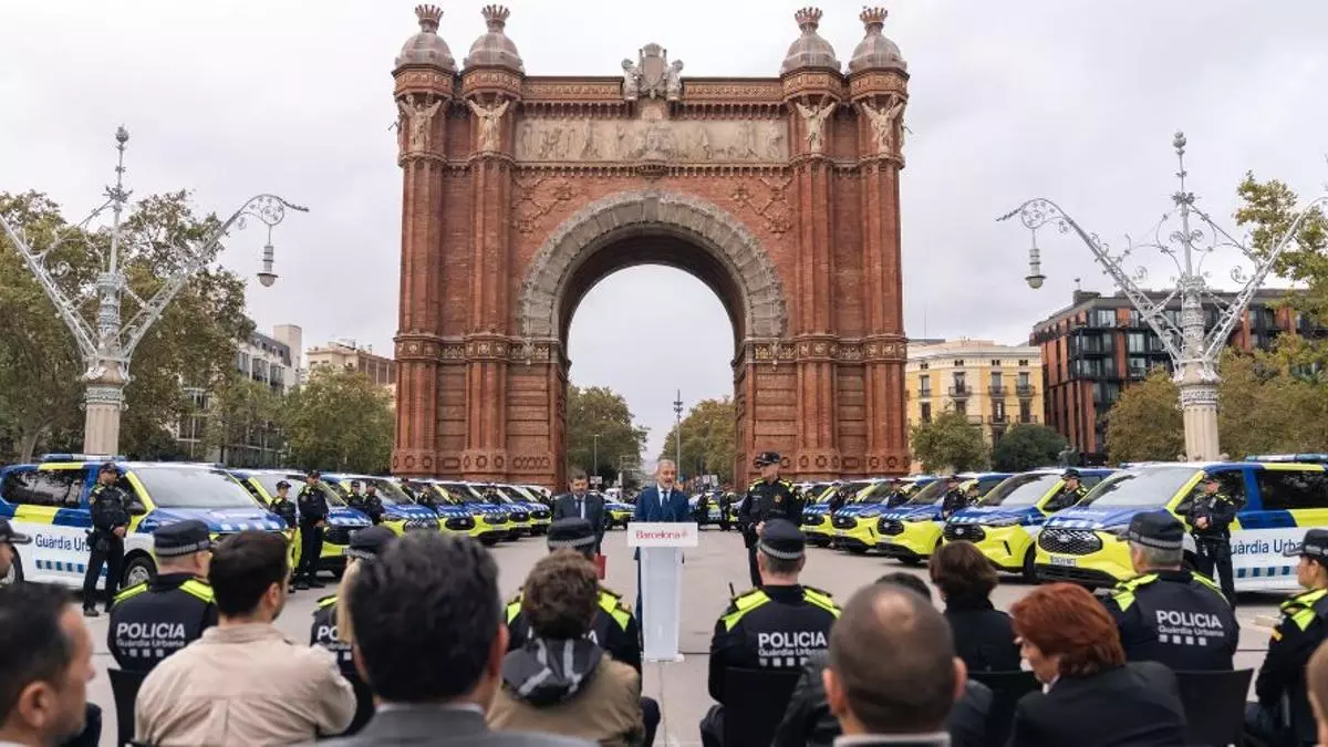 La Guardia Urbana de Barcelona incorpora 21 vehículos nuevos y cuenta con más de la mitad de la flota híbrida o eléctrica