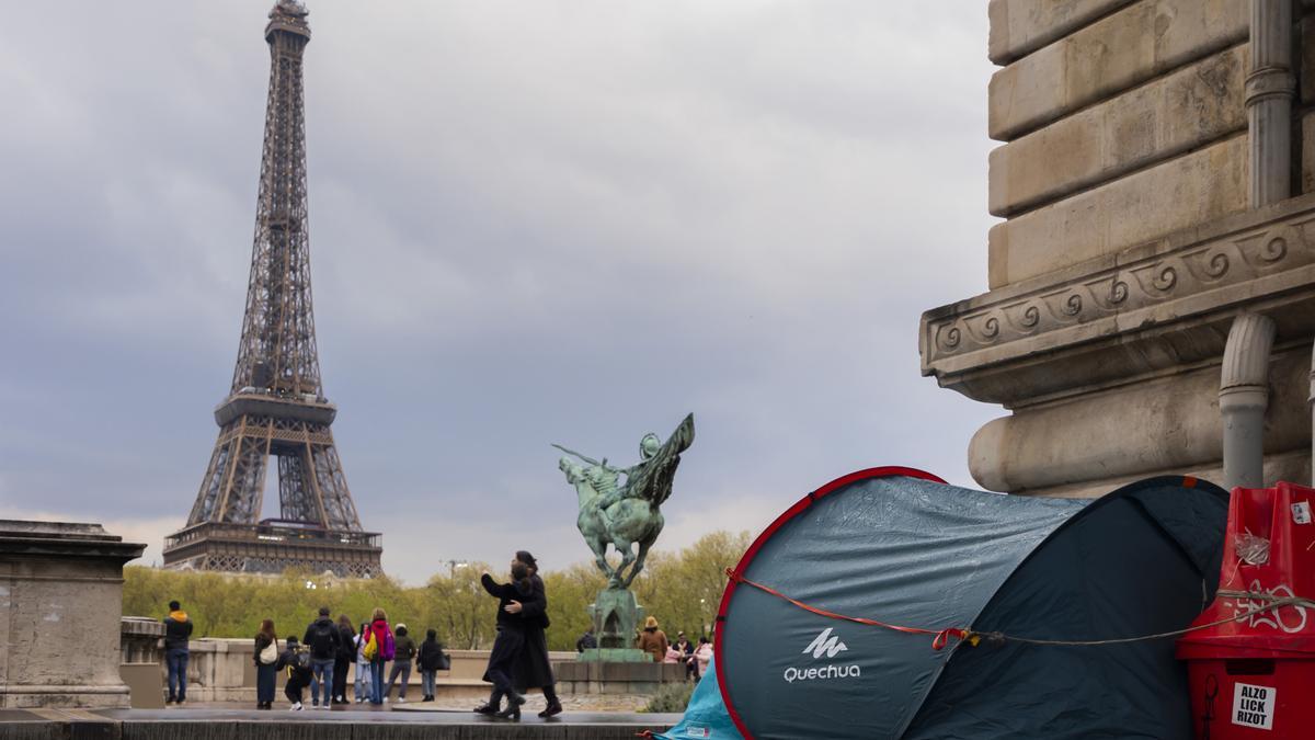 Imagen de archivo de la Torre Eiffel