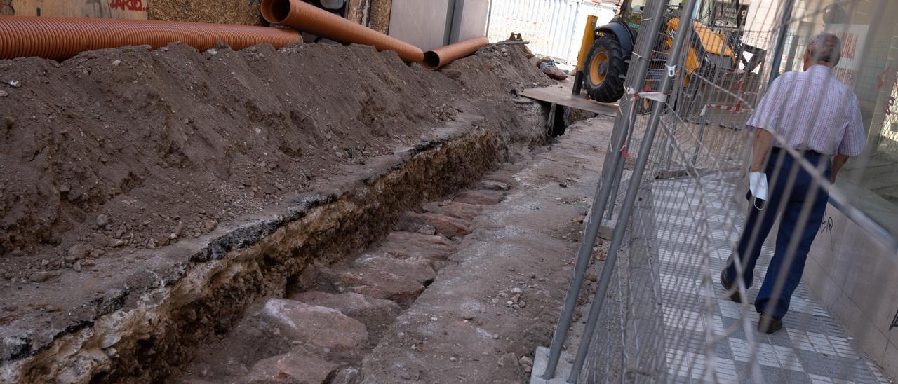 ALCANTARILLADO ANTIGUO OBRAS CALLE TRAVIESA