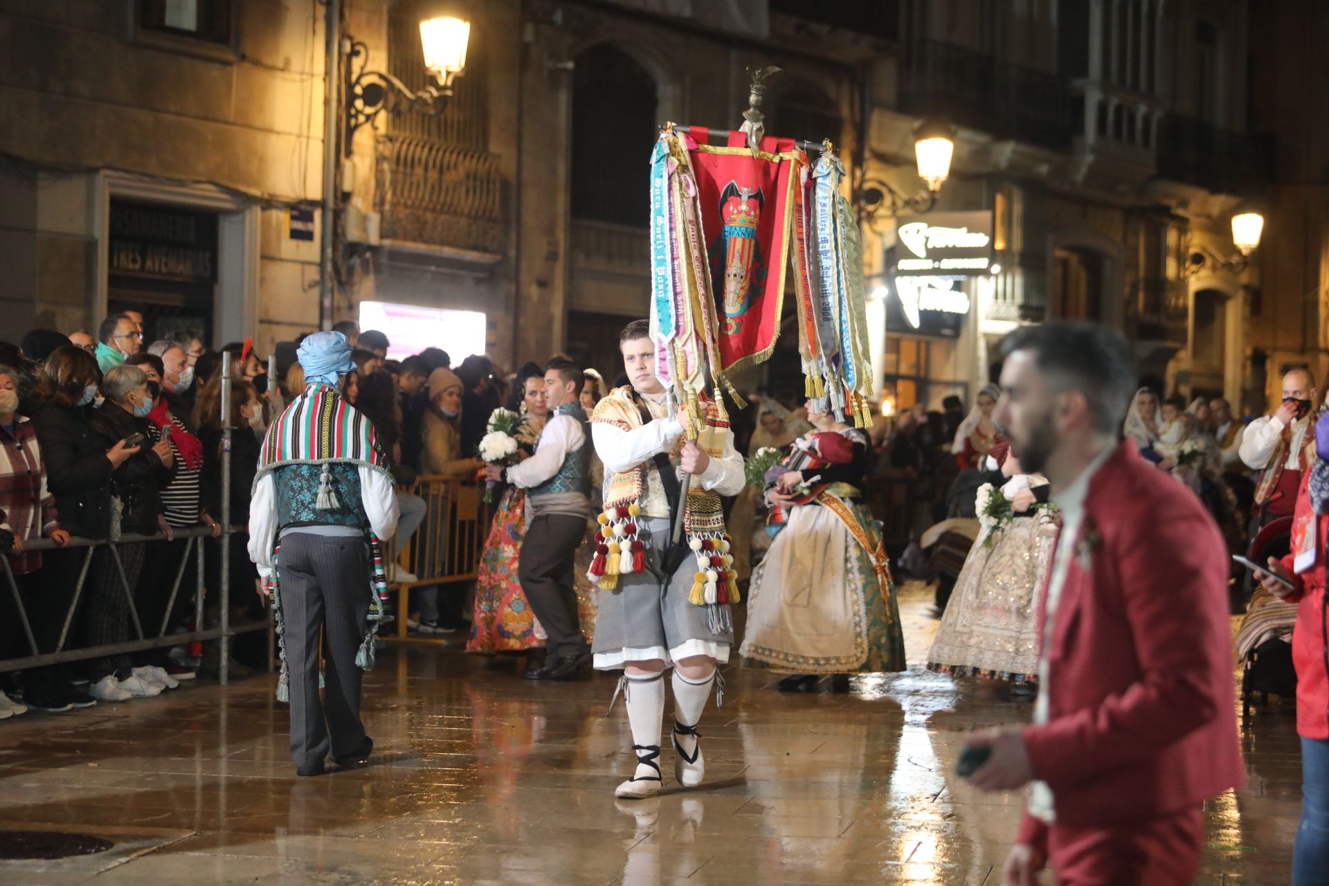 Búscate en la Ofrenda por la calle Quart (entre 21.00 y 22.00 horas)