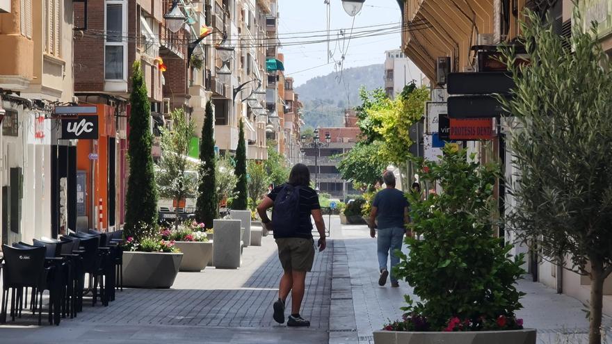 Así ha renovado Elda la imagen de la calle Antonino Vera