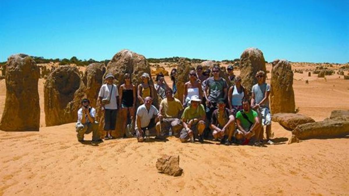 Un grupo internacional de 'singles' en el desierto de Australia.