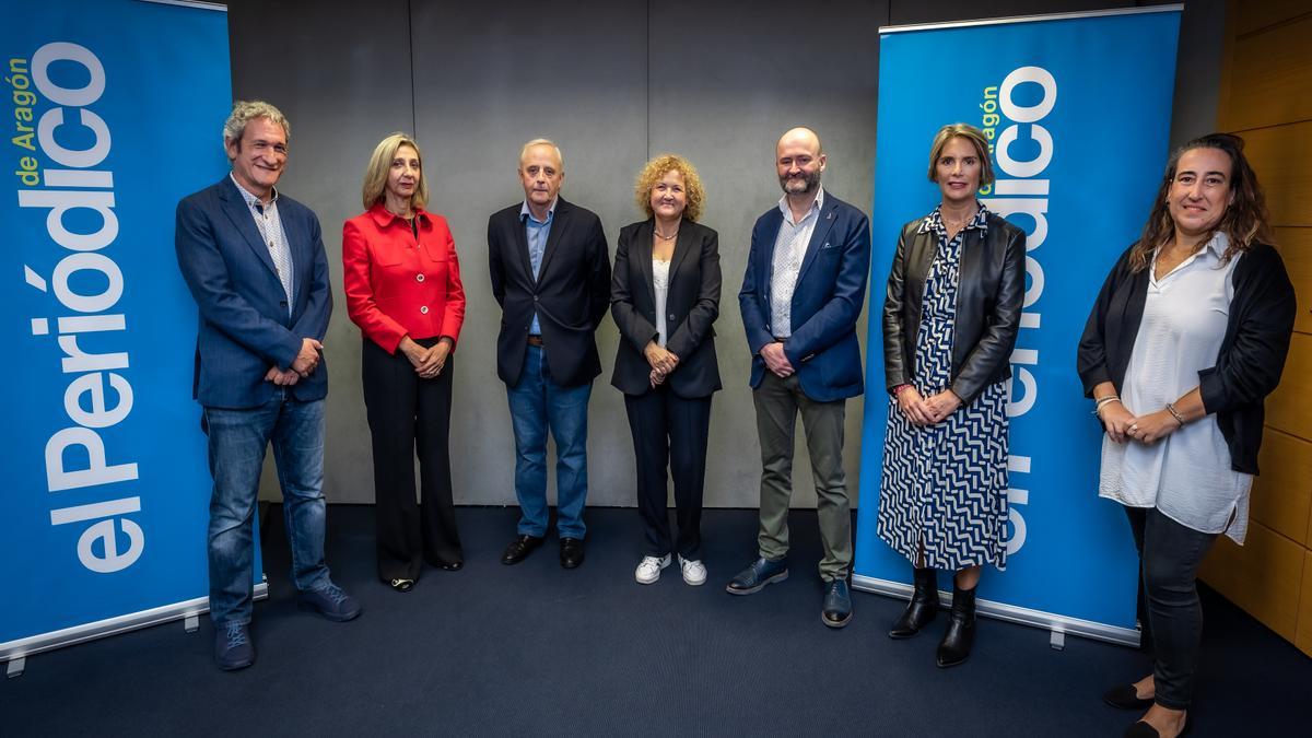 José María Abad, Reyes Abad, el doctor Francisco Manero,  Montserrat Ginés y el doctor Mariano Ara, participantes en el desayuno, junto a la jefa de  Márketing de este medio, Marta Cagigas, y la periodista Eva García.