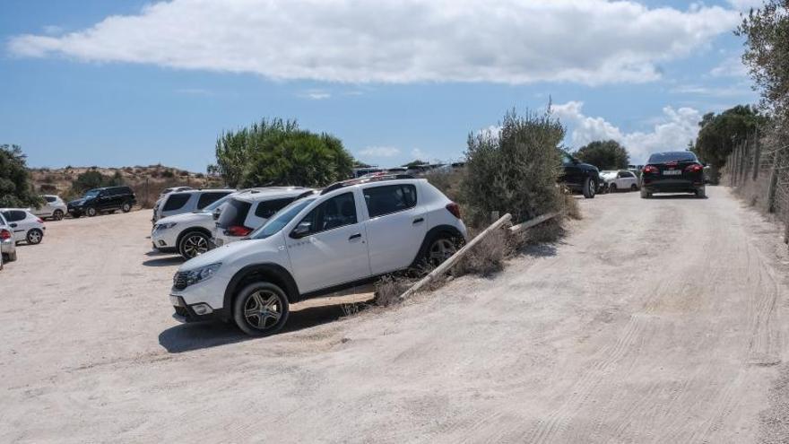 Aparcamientos castigados en la costa