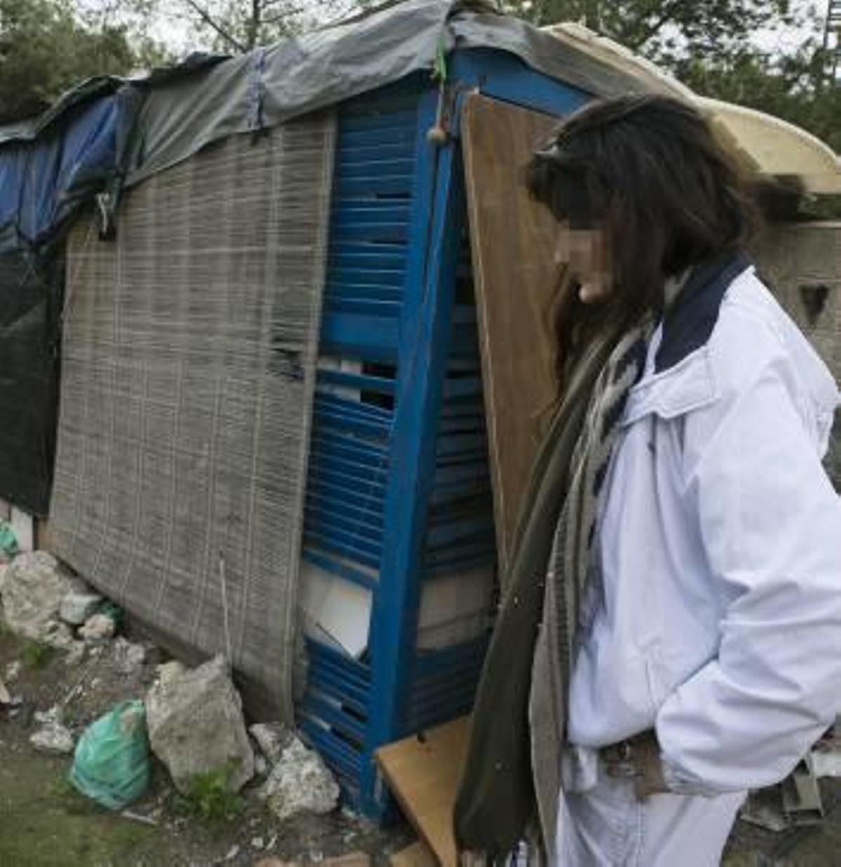 Chabolas al abrigo del centro de metadona