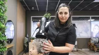 Volver a los pupitres tras décadas en un oficio: el relato de cinco canarios mayores de 40 a los que entrar en FP les cambió la vida