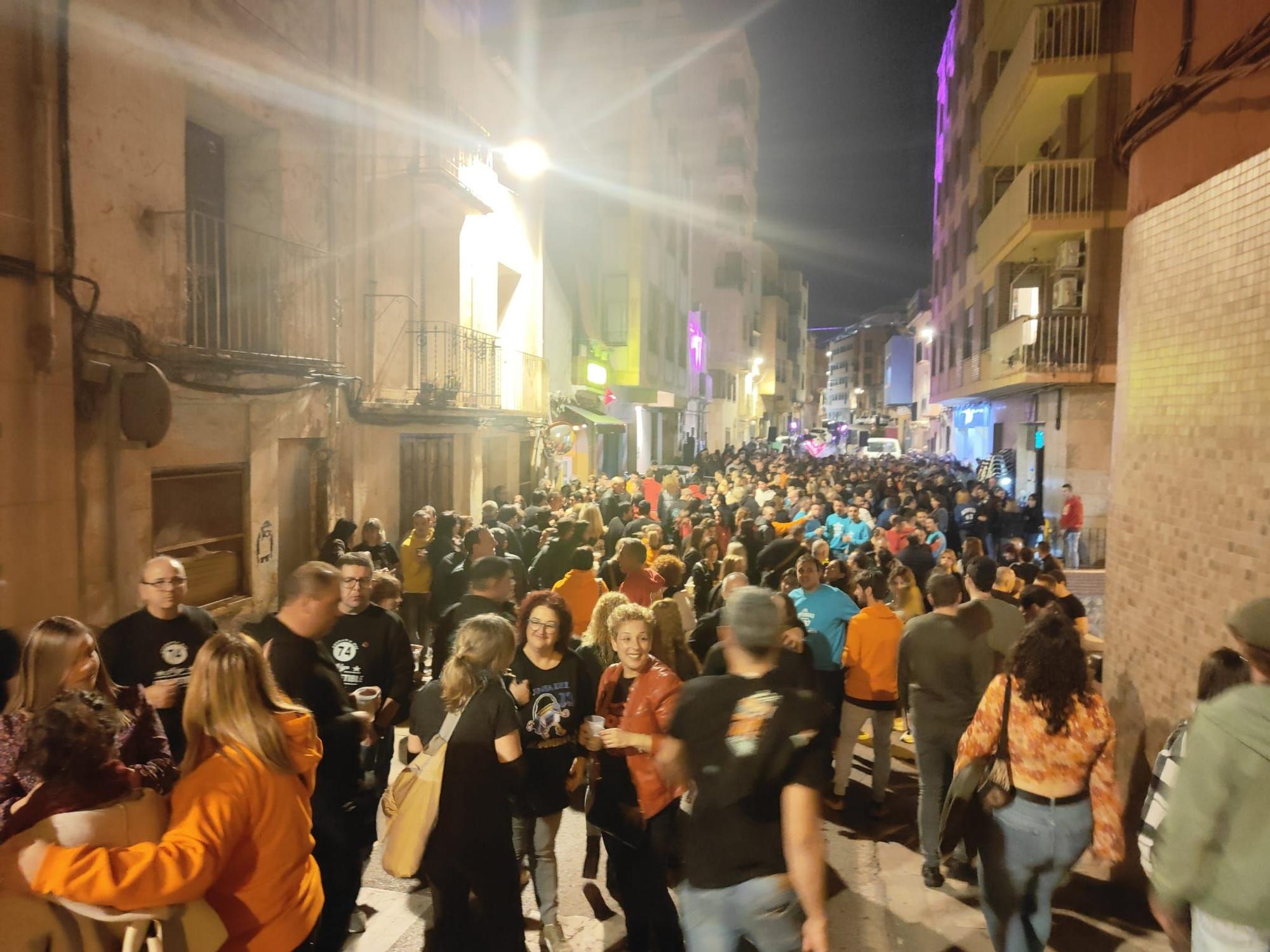 Los vecinos de l'Alcora salen a calle con la multitudinaria 'Kintà': todas las fotos