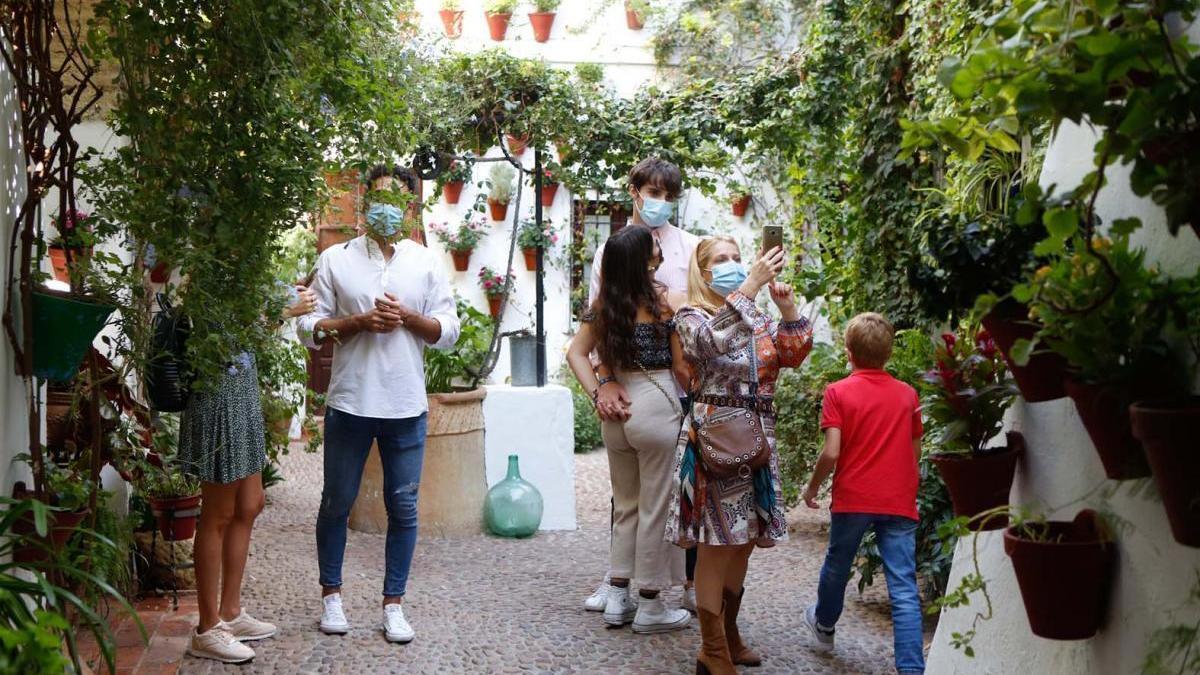 Los patios de Córdoba registran casi 100.000 visitas durante el puente festivo