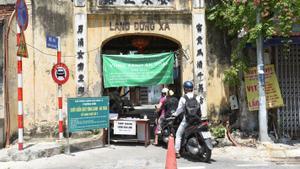 Un registro previo a la zona en cuarentena de la ciudad de Hanoi, en Vietnam. 