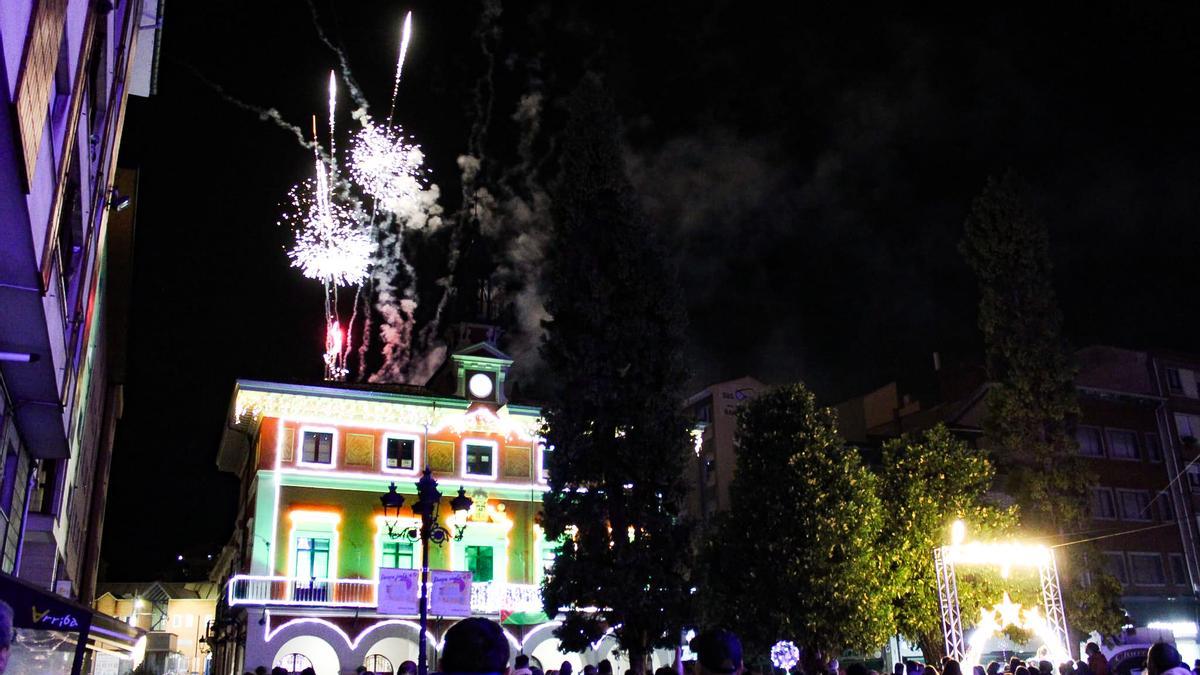 Así fue el encendido de las luces de Navidad en Langreo y Mieres, ¡toda una fiesta!