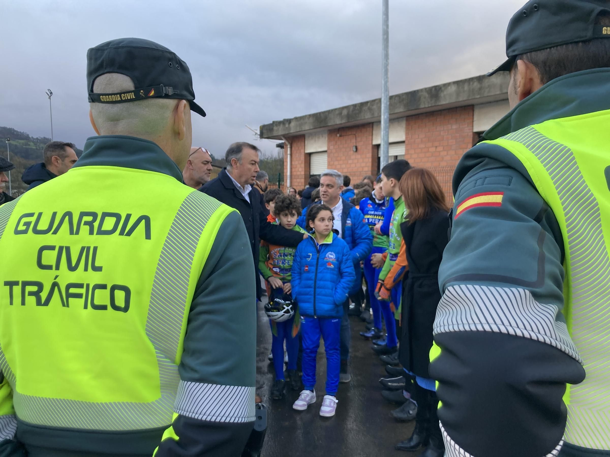 Sentido y unánime homenaje en Grado al Guardia Civil fallecido Dámaso Alonso
