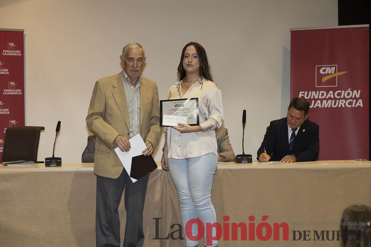 Entrega de los premios de la Fundación Robles Chillida a estudiantes caravaqueños