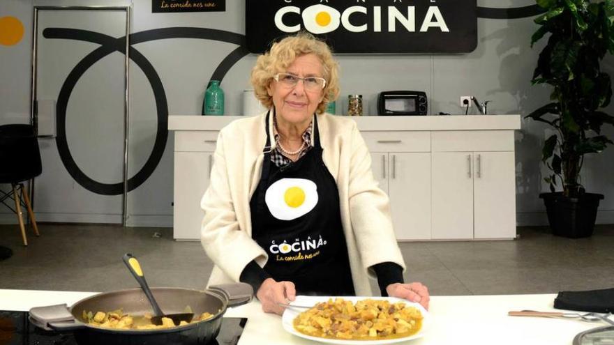 Manuela Carmena con su pollo al curry.