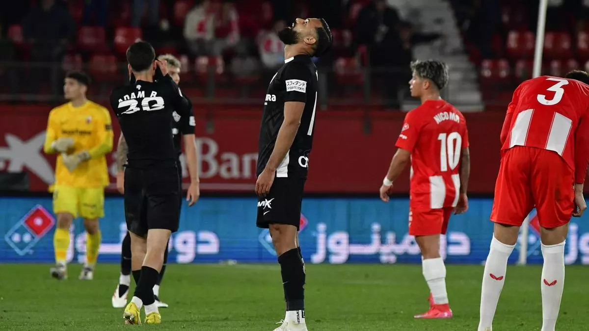 El Elche pierde dos puntos en Almería