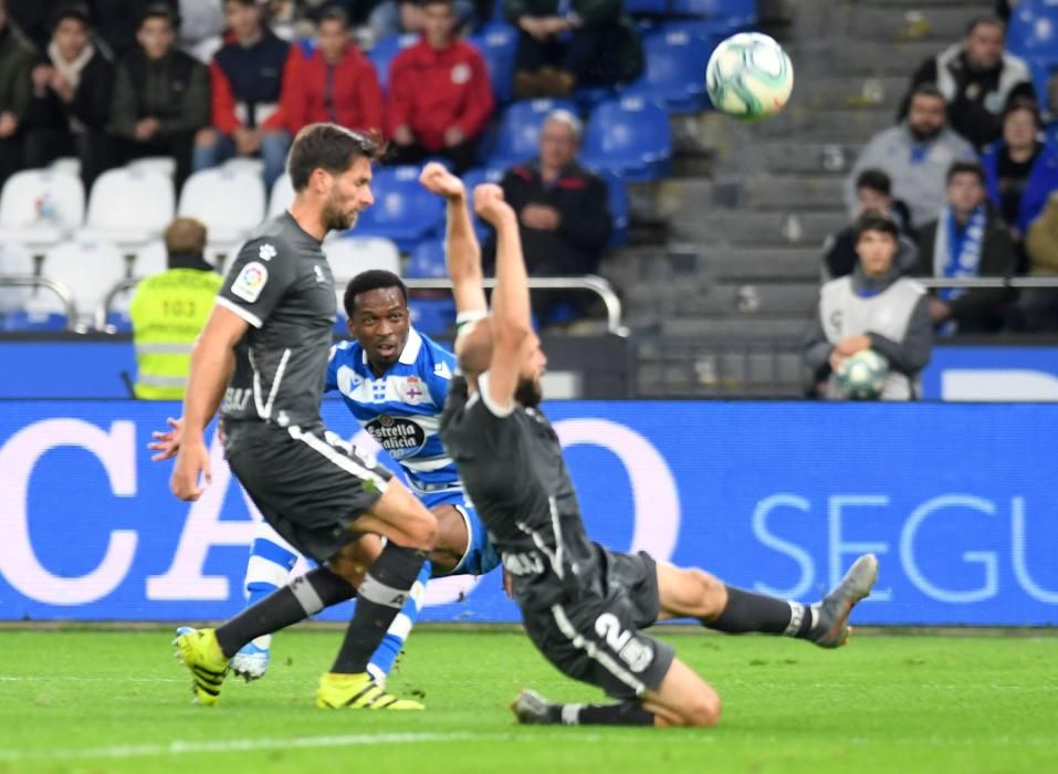 El Dépor empata en Riazor con el Alcorcón