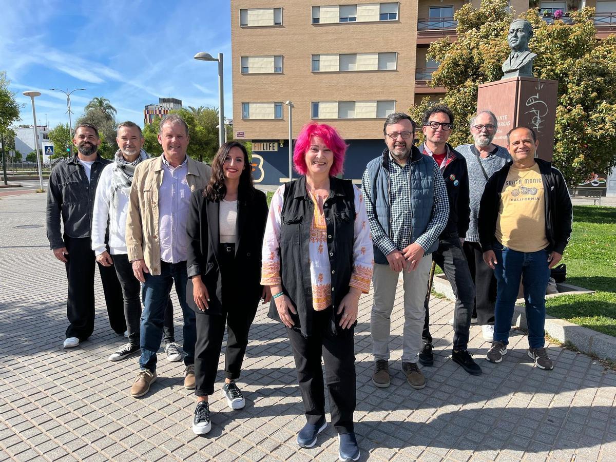 Mariví Serrano encabeza la candidatura de Adelante Andalucía, fotografiada en esta imagen en la plaza de Andalucía.