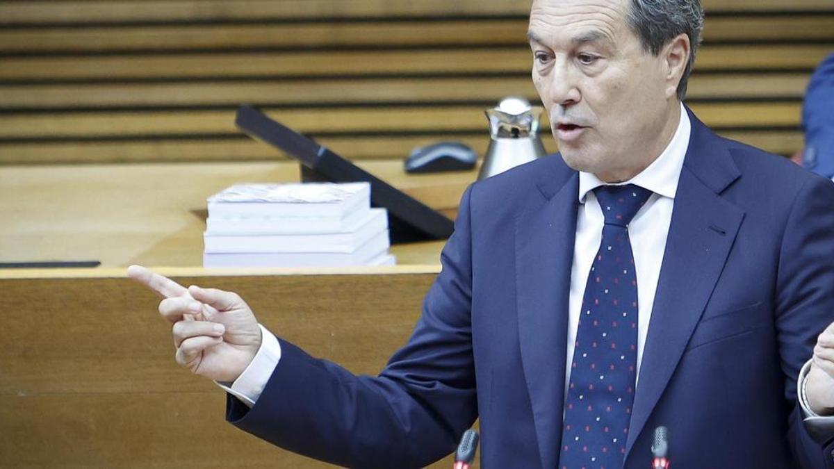 El conseller de Sanidad, Marciano Gómez, en su comparecencia en les Corts.