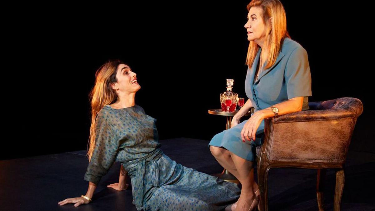 Olivia Molina y Luisa Martín, en la obra.