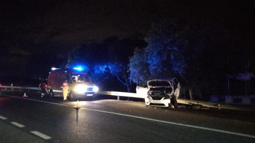 Dos heridos al chocar dos coches en Guardamar del Segura