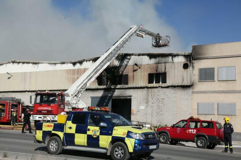 Arde una nave de curtido de pieles en Lorca