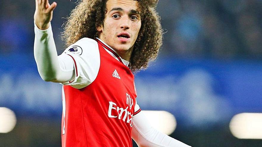 Guendouzi, marroquí con pasaporte francés, con el Arsenal.