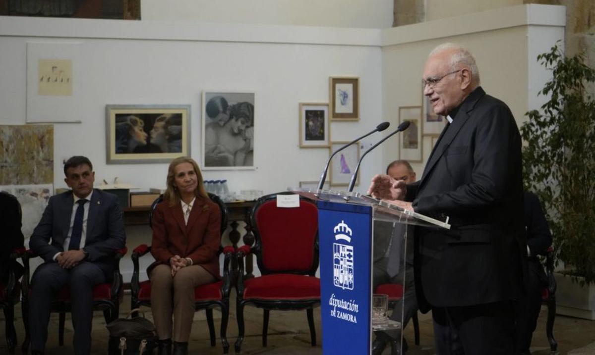 El cardenal Baltazar Porras se dirige a los asistentes.