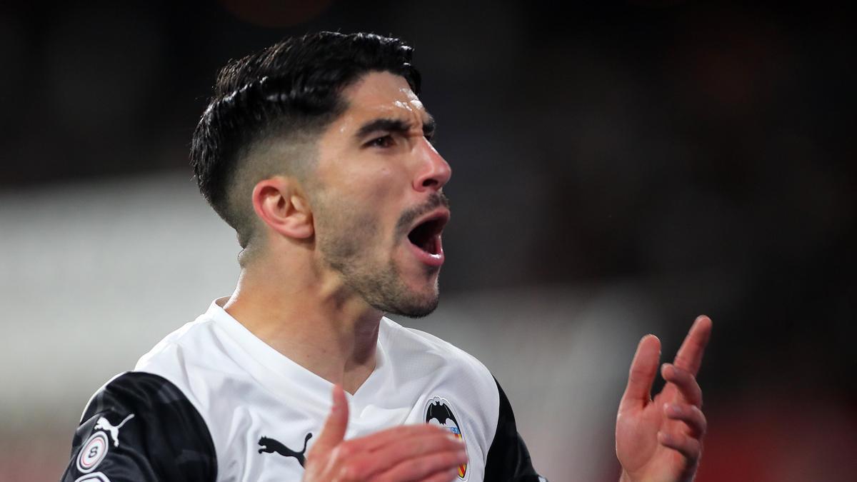 Carlos Soler, durante la final de Copa ante el Betis.