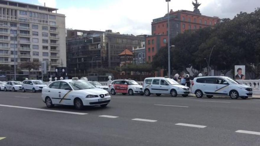 La suspensión de los días libres aumenta la división entre los taxistas