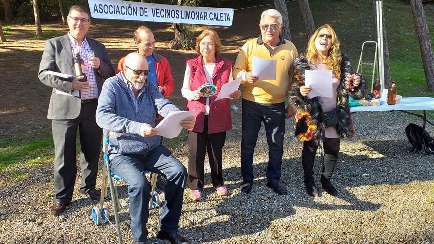 El Limonar reclama con villancicos un centro cultural y biblioteca