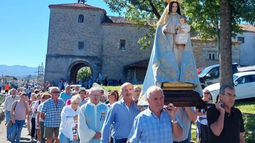 La Virgen del Fresno brilla en Grado