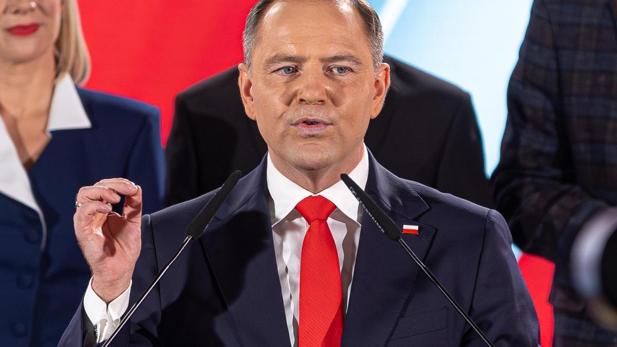 El ganador de las elecciones presidenciales de Polonia, Karol Nawrocki, tras conocer su victoria en las elecciones de este domingo.