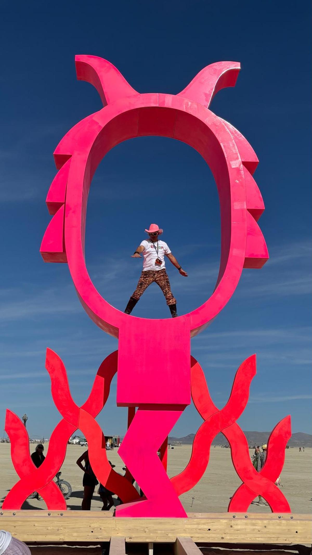 Levantan 'al tombe' el 'Correfoc' de Dani Nebot en el festival Burning Man del desierto de Nevada