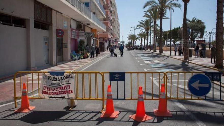 La avenida González Vicen permanece cerrada al tráfico desde Semana Santa.