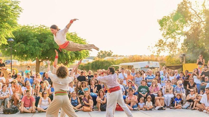 Un espectacle per viure els castells des de la dansa al Figueres es Mou