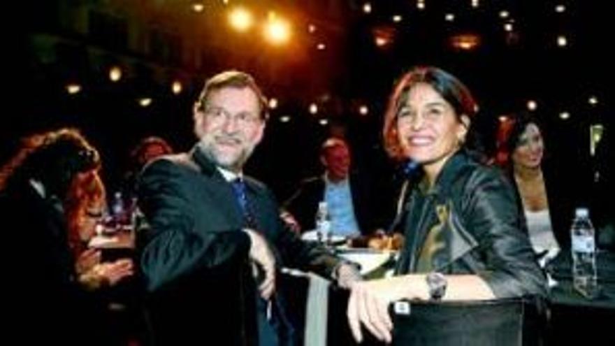 Rajoy se acerca a los artistas defraudados por Zapatero