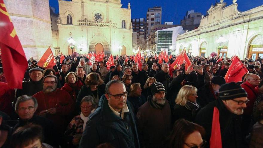 Cientos de personas reclaman pensiones dignas en Castellón