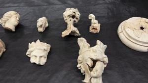 Piezas desconocidas halladas en un antiguo taller ceramista en Barcelona.
