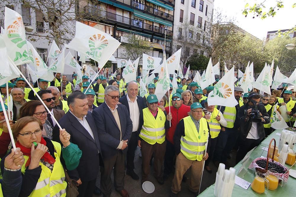 Protesta de los agricultores por los bajos precios del aceite