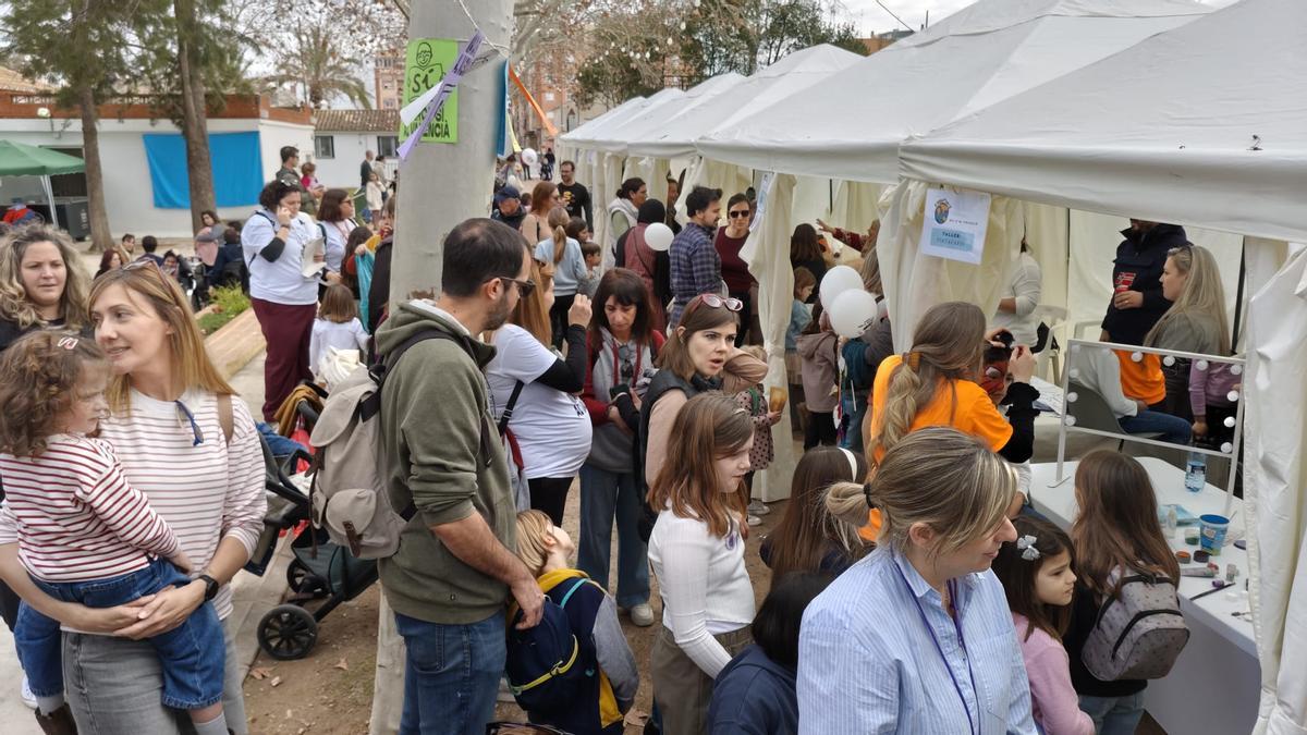 Carpas montadas en Riba-roja del Túria para acoger a los participantes.