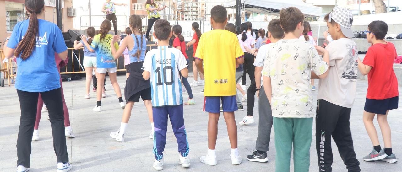 Los jóvenes, primeros en disfrutar de “El Campello Fitness” que se celebra este fin de semana