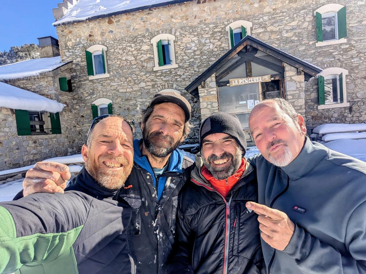 Formados, preparados y experimentados, Álberto, Álvaro, Javi y Ricardo afrontan el reto de ser los nuevos  guardeses de La Renclusa.