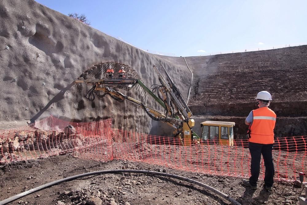 Inicio de la excavación del túnel de Erjos.