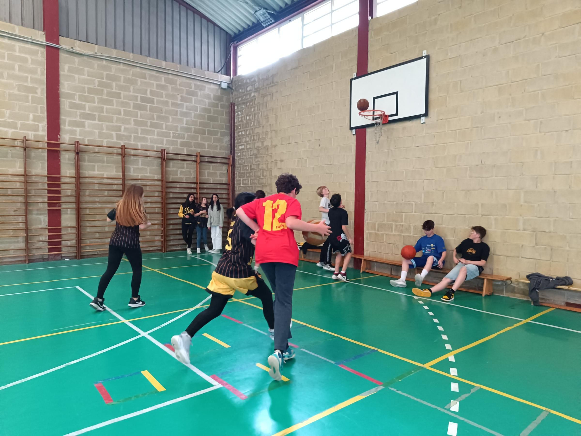 El Siero Baloncesto celebra el final de la temporada