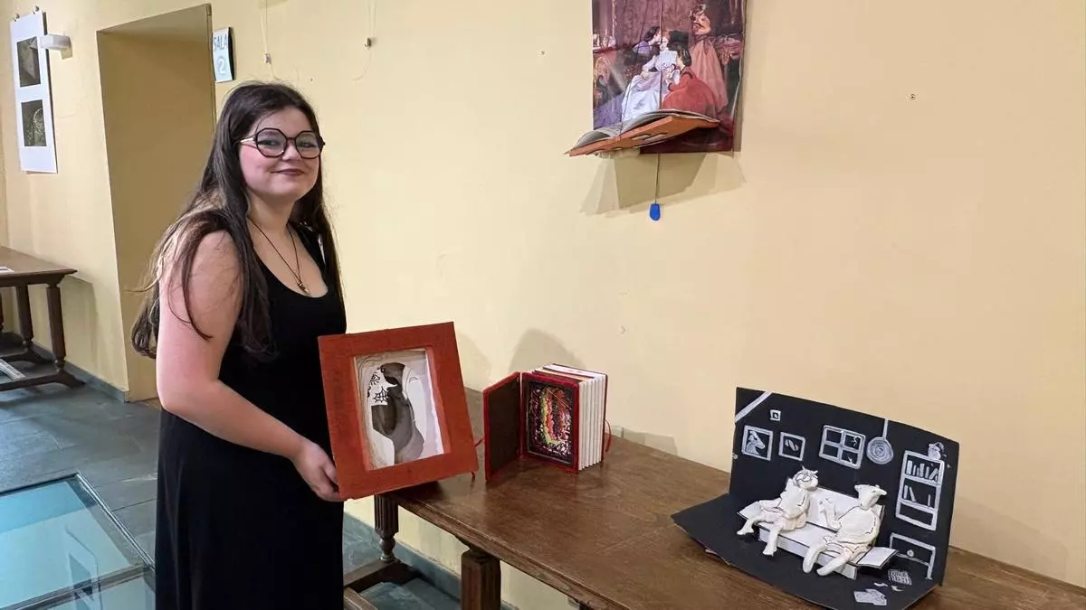 La primera promoción del Bachillerato de Artes del IES Cangas del Narcea muestra sus trabajos: “Queremos desterrar estigmas”